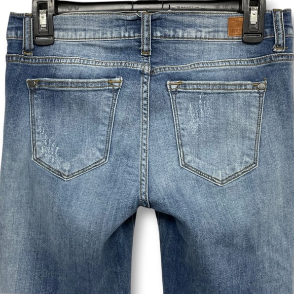 Judy Blue Cuffed Straight Leg Distressed Medium Wash Jeans Size 7/28 - Picture 7 of 12